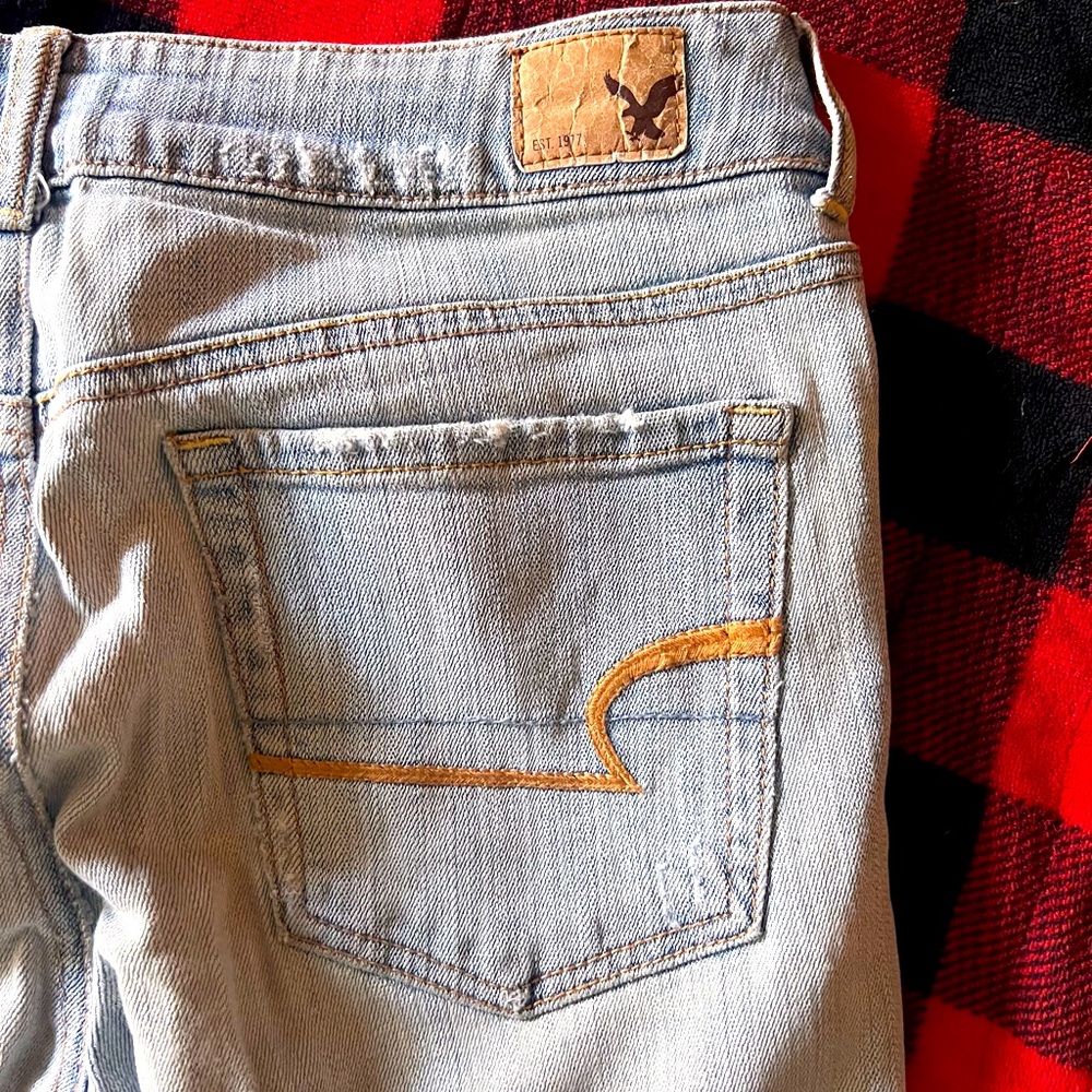 American Eagle outfitters, flare, high-rise artist jeans w/stretch. Size 4.